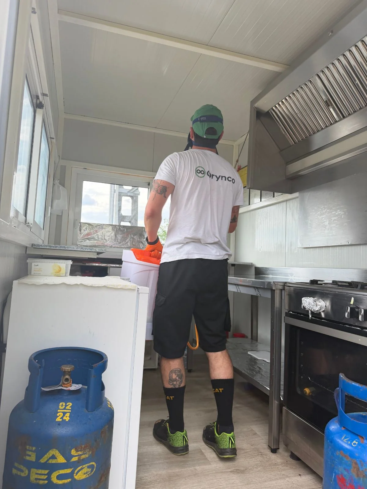 Coperta proiectului Dezinsecție la un chioșc de preparate alimentare