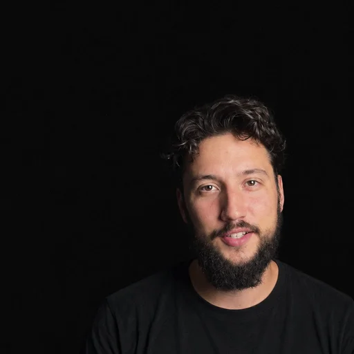 Fotografie de profil: George Breje